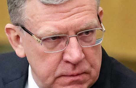 Глава Счетной палаты РФ предложил увеличить МРОТ и пособие по безработице